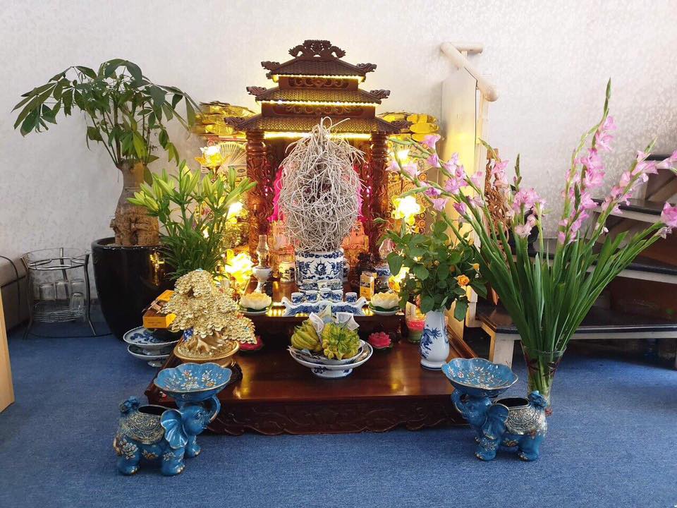 Bàn thờ Thần Tài, Thổ Địa tại cửa hàng, công ty