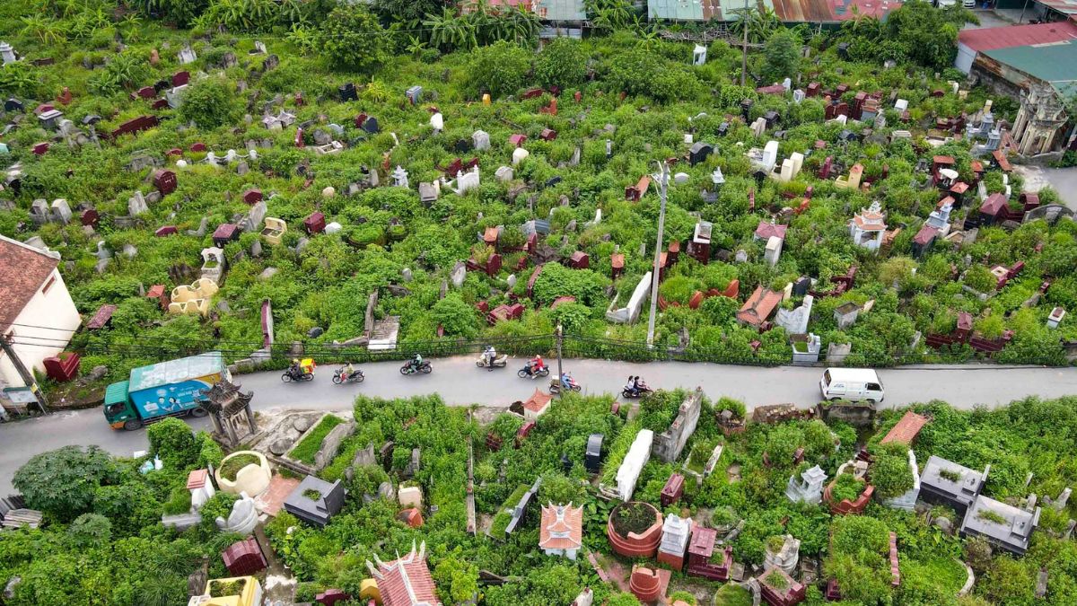 Nhà gần nghĩa trang