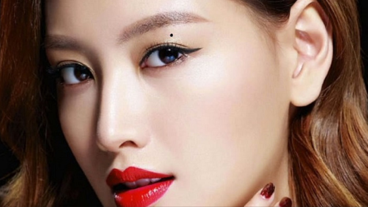 Vị trí nốt ruồi hao tốn tiền của