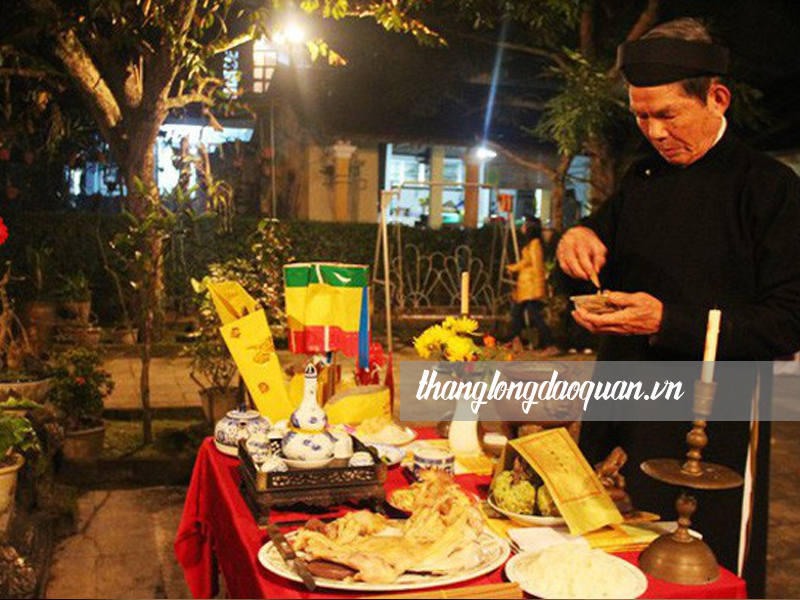 Cúng giao thùa ngoài trời