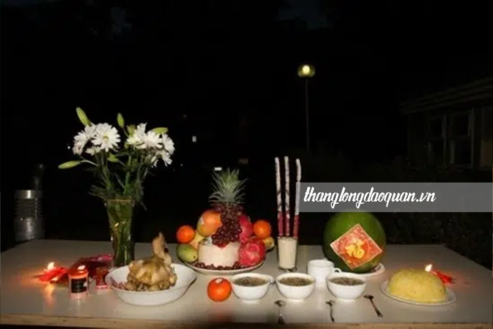 Cúng giao thừa trên sân thượng