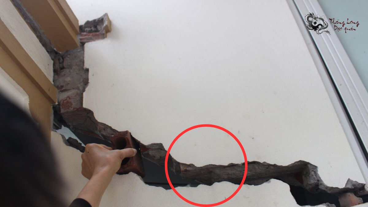 vết nứt trong nhà phong thủy